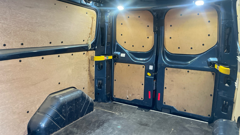 Ford Transit Custom 320 L2 Diesel Fwd 2.0 EcoBlue 170ps Low Roof Limited Van Auto